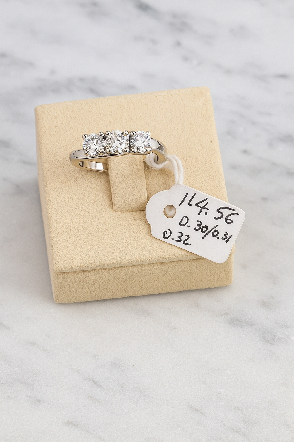 Anello Trilogy in Oro Bianco con Diamanti